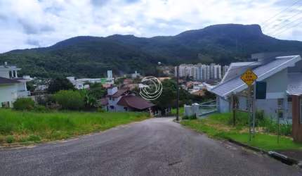 Terreno de 419.34m² no bairro Pedra Branca