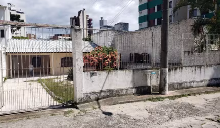 Terreno de 423m² no bairro Centro