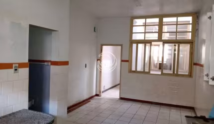Casa Residencial de 3 dorms no bairro Centro