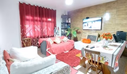 Casa Residencial de 3 dorms no bairro Serraria