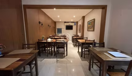 Casa Comercial de 275.41m² no bairro Trindade