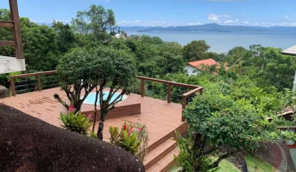 Casa Residencial de 4 quartos no Bairro Cacupé