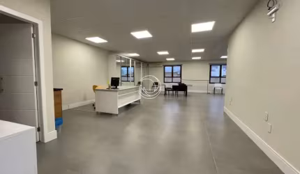 Sala Comercial de 162.9m² no bairro Trindade