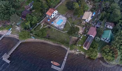 Casa Residencial de 3 dorms no bairro Lagoa Da Conceição