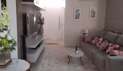 Casa Residencial de 4 dorms no bairro Córrego Grande