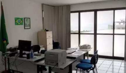 Sala Comercial de 128m² no bairro Centro