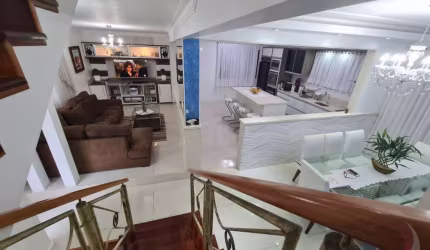 Casa Residencial de 3 dorms no bairro Campinas