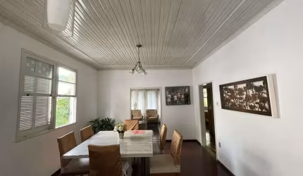 Casa Residencial de 4 dorms no bairro Jardim Atlântico