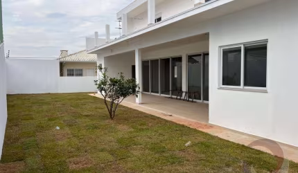 Casa Residencial de 4 dorms no bairro Centro