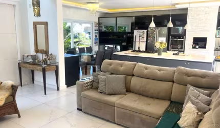 Casa Residencial de 3 dorms no bairro Rio Tavares
