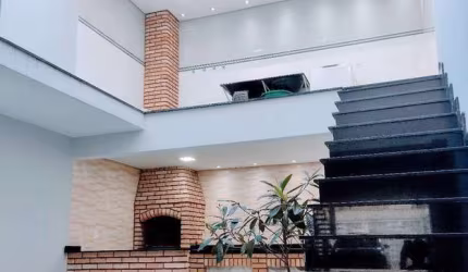 Sobrado em condomínio  3 dormitórios sendo 1 suite  251 m² R$1.190.000,00 - Parque São Vicente - Mauá/SP