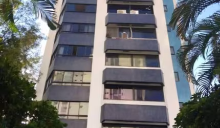 Apartamento em Itaigara 4/4 nascente.