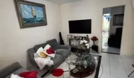 Casa Duplex, 3/4, 1 Suíte, 1 Vaga, Condomínio Petromar no bairro Stella Maris. Com 3 dormitórios, sendo 1 suíte, possui 2 banheiros, 1 vaga de garagem, 1 sala, acomoda 6 pessoas, l