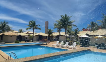 Apartamento À Beira Mar, 2/4, 1 Vaga, Stella Maris, PORTEIRA FECHADA, ponto de, ponto de referência Praia do Flamengo. Com 2 dormitórios, possui 1 banheiro, 1 vaga de garagem, 1 s
