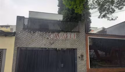 Excelente sobrado de rua.