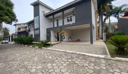 Casa para Venda, Bairro Iatpema, 4 dormitórios, 2 suítes, 4 banheiros, 6 vagas