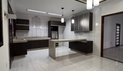 Casa 3 dormitórios para Venda em Betim, Bom Retiro, 3 dormitórios, 1 suíte, 3 banheiros, 4 vagas
