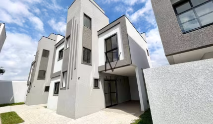Sobrado com 3 dormitórios à venda, 134 m² por R$ 670.000,00 - Novo Mundo - Curitiba/PR