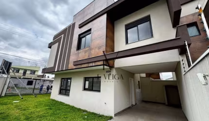 Sobrado com 3 dormitórios à venda, 140 m² por R$ 945.000,00 - Capão Raso - Curitiba/PR
