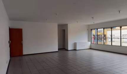 Sala comercial para alugar na Rua José Alvim, 17, Centro, Atibaia, 87 m2 por R$ 2.000