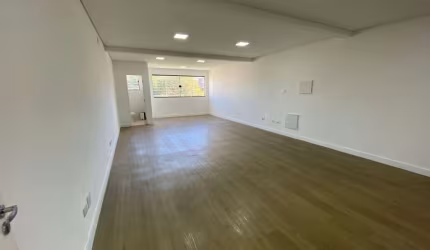 Sala comercial para alugar na Murzilho, Centro, Bom Jesus dos Perdões, 70 m2 por R$ 2.200