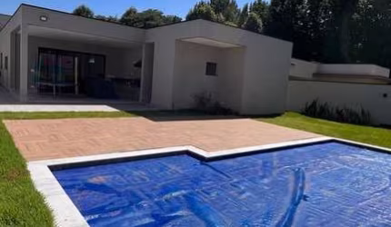 Casa em condomínio fechado com 4 quartos à venda na Estrada Velha Bragança Paulista, 200, Condomínio Figueira Garden, Atibaia, 270 m2 por R$ 2.340.000