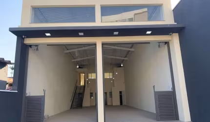 Barracão / Galpão / Depósito para alugar na Avenida Imperial, 889, Jardim Imperial, Atibaia, 240 m2 por R$ 6.500