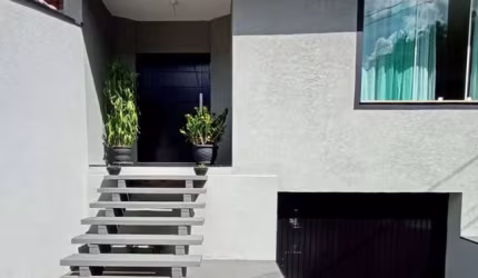 Casa com 4 quartos para alugar na Avenida dos Bandeirantes, 232, Cidade Satélite, Atibaia, 250 m2 por R$ 8.000
