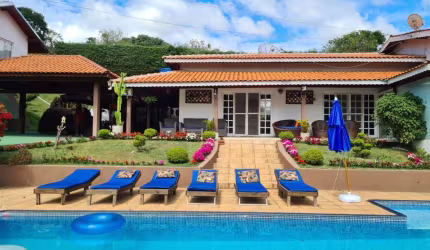 Chácara / sítio com 4 quartos para alugar na Condomínio Residencial Portal das Rosas, 101, Rio Acima, Atibaia, 280 m2 por R$ 6.500