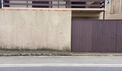 Casa Residencial com possibilidade de Ponto Comercial