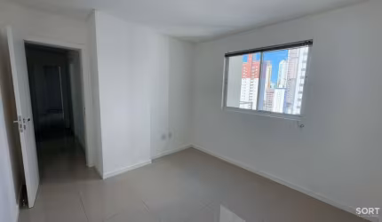 Apartamento no Edifício Figueira da Foz quadra mar