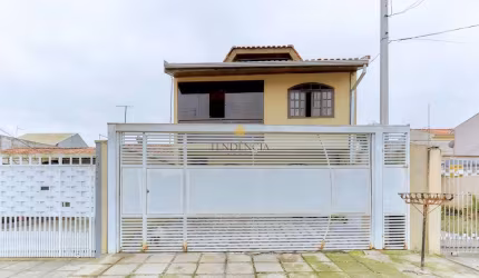 Sobrado com 4 quartos à venda, 162 m  por R  650.000 - Xaxim - Curitiba PR