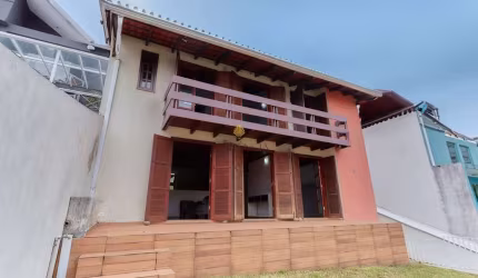 Casa com 3 dormitórios à venda, 201 m2 por R  1.060.000,00 - Santo Inácio - Curitiba PR