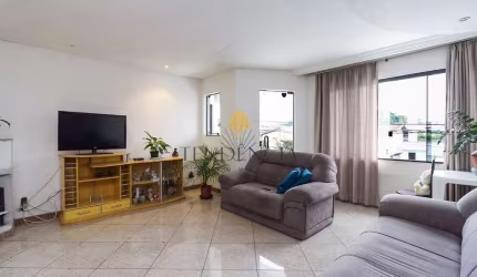 Sobrado com 4 quartos à venda, 655 m2 por R  979.000 - Pinheirinho - Curitiba PR