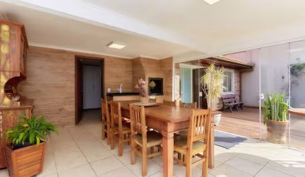 Casa com 5 dormitórios à venda, 235 m2, SANTO INÁCIO, CURITIBA - PR