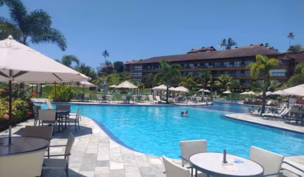 Praia dos Carneiros beira-mar, Flat com 4 Suítes mobiliado, porteira fechada, com lazer completo, duas vagas.
