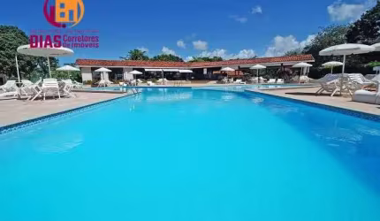 Super oportunidade Casa em Condomínio com 1900m2 com piscina, espaço gourmet e muita área verde dentro  de condomínio  clube em Lauro de Freitas