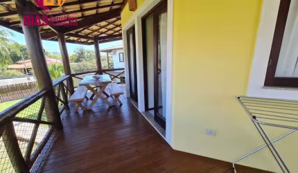 Super Oportunidade! Vendo Casa Chalé pé  na areia da praia no primeiro  Andar completamente mobiliada com  2/4, todos com armários e varanda,  banheiro social, toda avarandada  em madeira maciça  em c