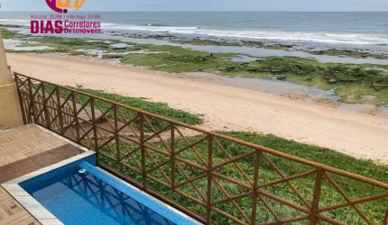 Vendo Casa Triplex com 165m2, nascente com 3 suítes completas, em condomínio  fechado com piscina, espaço  gourmet  com churrasqueira e pé na areia  da praia, próximo comércio local em Praia do Flamen