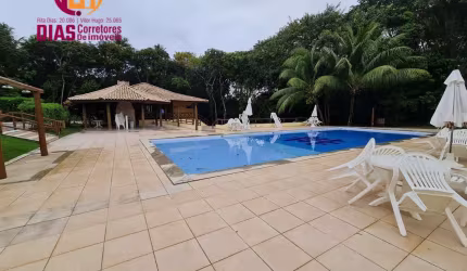 SUPER OPORTUNIDADE!  Vendo Apartamento em condomínio  fechado em Monte Gordo  com 3/4, suíte com total infraestrutura