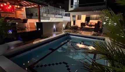 Vendo em Super Oportunidade Casa com 570m2  com piscina privativa  espaço gourmet, 4/4 suítes, garagem - Placafor - Salvador/Ba.