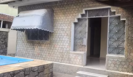 Ótima casa em excelente ponto comercial no centro de Campo Grande RJ