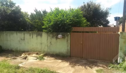 Casa com amplo terreno - Contorno
