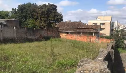 Terreno na Ronda, próximo à Prefeitura.