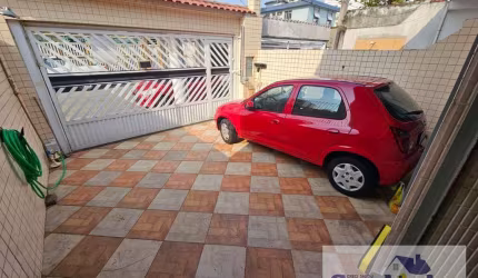 Casa Sobrado em Praia Grande - 3 Dorms e 2 Suítes à Venda