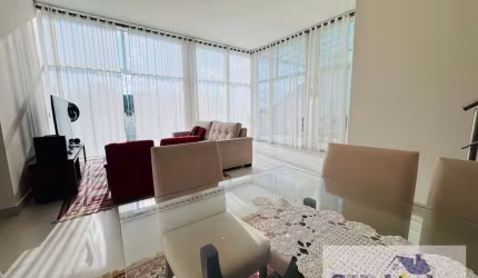 Casa em Condomínio em Jarinu: 4 Suítes, 315m² por R$1,4M