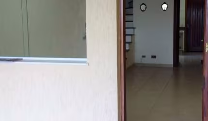 Casa / Sobrado em Jardim Maria Rosa  -  Taboão da Serra