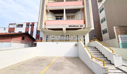 Apartamento de um quarto em Canasvieiras, a só 150m da praia