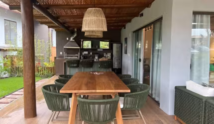 Casa maravilhosa á venda 3 suítes. Porteira fechadaCondomínio Alto da Enseada Praia do Forte.