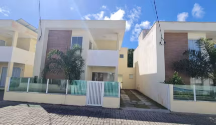 Casa com 4 suítes à venda,  600 metros da Praia de Buraquinho,140 m² por R$ 780.000 - Buraquinho - Lauro de Freitas/BA